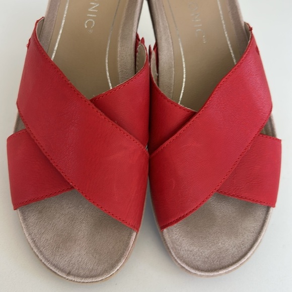 Vionic Hayden Red Leather Wedge Platform Slides Sandals Size 8.5 - Picture 13 of 13